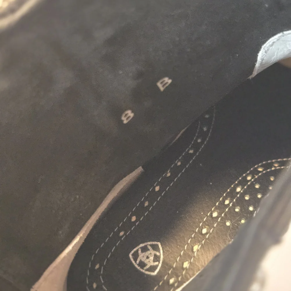 ARIAT Diva Black & White Leather Sexy Ladies Western Studs Ankle Boots Booties 8 - Picture 13 of 16